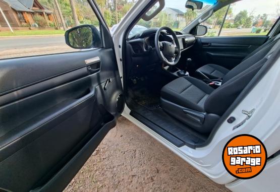Camionetas - Toyota HILUX C/S 2025 Diesel 60Km - En Venta