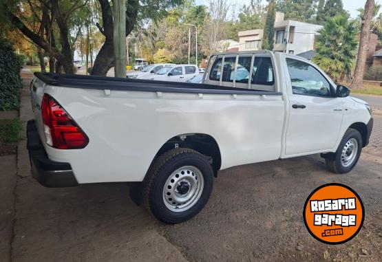 Camionetas - Toyota HILUX C/S 2025 Diesel 60Km - En Venta