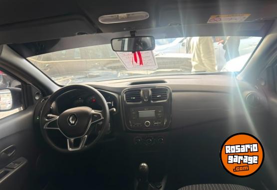 Autos - Renault LOGAN PH2 LIFE 1.6 2022 Nafta 44000Km - En Venta