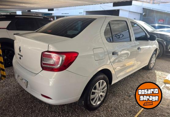 Autos - Renault LOGAN PH2 LIFE 1.6 2022 Nafta 44000Km - En Venta
