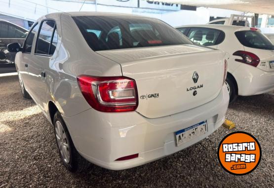 Autos - Renault LOGAN PH2 LIFE 1.6 2022 Nafta 44000Km - En Venta