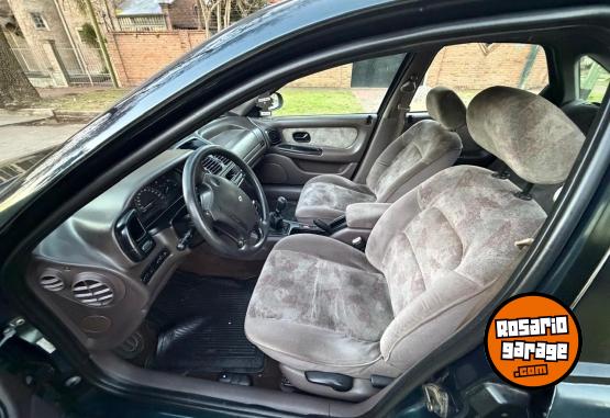 Autos - Renault Laguna rxe 1998 Nafta 200000Km - En Venta