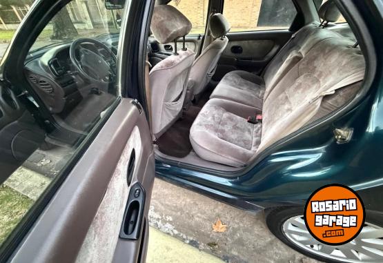 Autos - Renault Laguna rxe 1998 Nafta 200000Km - En Venta