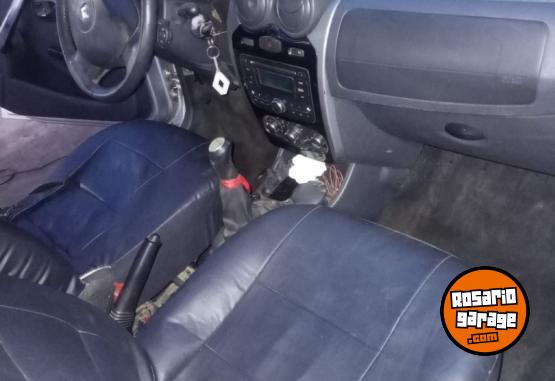 Autos - Renault Logan 2013 GNC 111111Km - En Venta