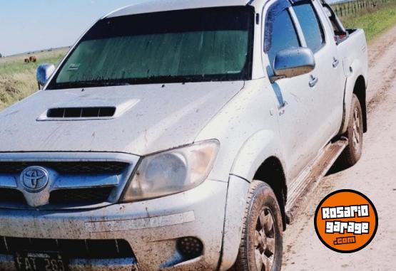 Camionetas - Volkswagen Hilux de 2.5 2005 Diesel 280000Km - En Venta
