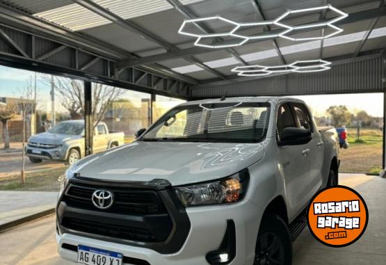 Camionetas - Toyota HILUX SR 2023 2023 Diesel 52000Km - En Venta