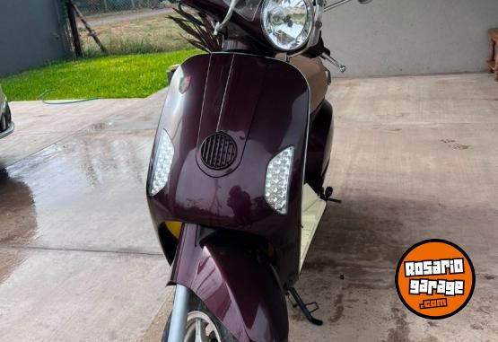 Motos - Motomel Strato Euro 150 2023 Nafta 4100Km - En Venta