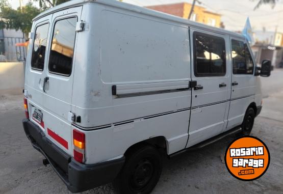 Utilitarios - Renault Trafic 2.1 Furgón 1996 Diesel 250000Km - En Venta