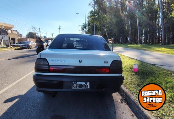 Autos - Renault 19 1997 GNC 111111Km - En Venta