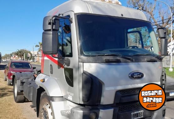 Camiones y Grúas - FORD CARGO 1932 - En Venta