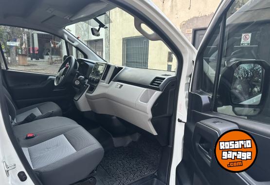 Utilitarios - Toyota L2H2 2023 Diesel 80000Km - En Venta
