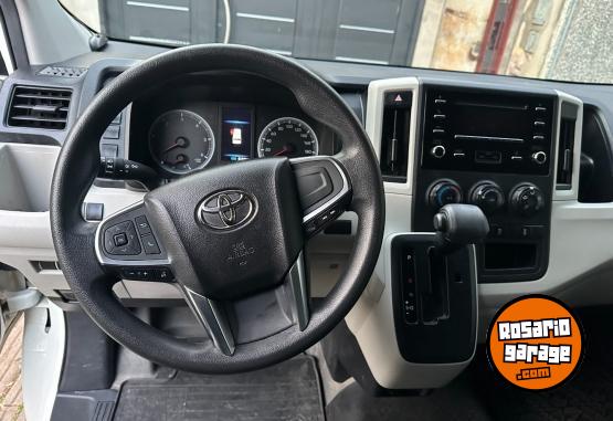Utilitarios - Toyota L2H2 2023 Diesel 80000Km - En Venta