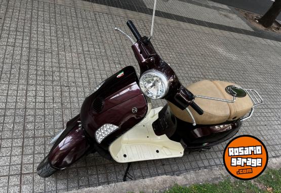 Motos - Motomel Strato Euro 150 2021 Nafta 12000Km - En Venta