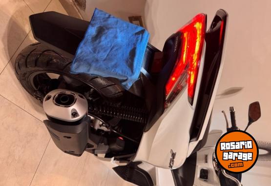 Motos - Honda Pcx 2025 Nafta 15000Km - En Venta