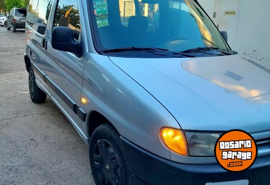 Utilitarios - Peugeot Partner 1.9 2009 Diesel 237000Km - En Venta