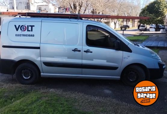 Utilitarios - Peugeot Expert 2011 Diesel 250000Km - En Venta