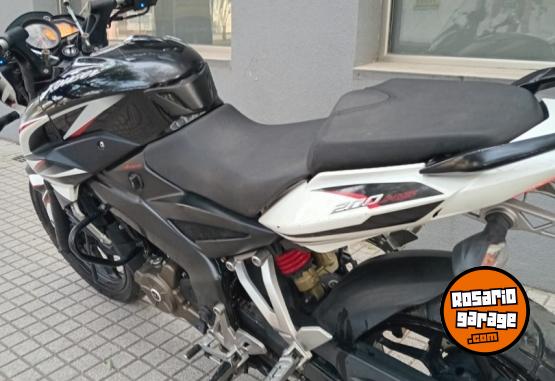 Motos - Bajaj 200 NS 2015 Nafta 43685Km - En Venta
