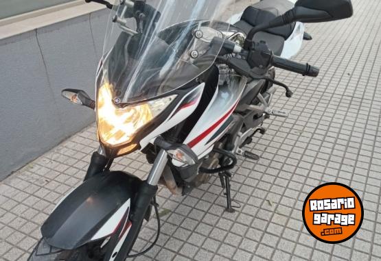 Motos - Bajaj 200 NS 2015 Nafta 43685Km - En Venta