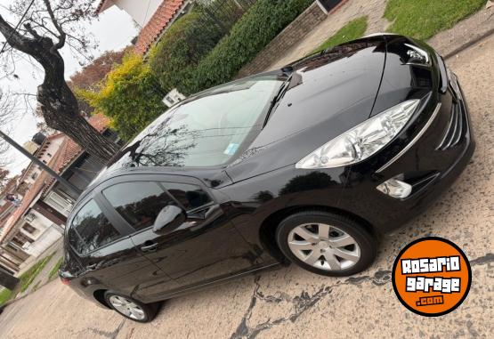 Autos - Peugeot 408 allure hdi navegador 2011 Diesel 142000Km - En Venta
