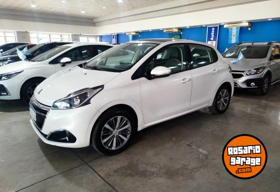 Autos - Peugeot 208 FELINE 2019 Nafta 39000Km - En Venta