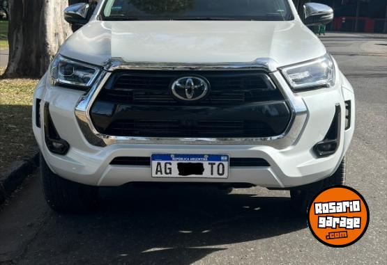 Camionetas - Toyota Hilux SRX 2024 Diesel 9700Km - En Venta