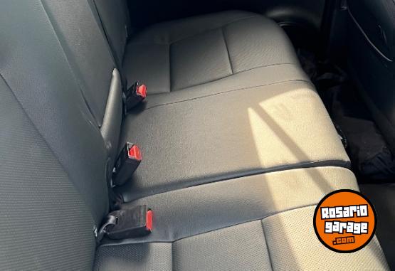 Camionetas - Toyota Hilux SRX 2024 Diesel 9700Km - En Venta