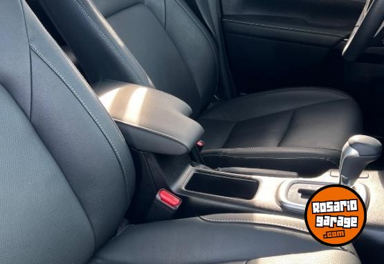 Camionetas - Toyota Hilux SRX 2024 Diesel 9700Km - En Venta