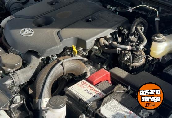 Camionetas - Toyota Hilux SRX 2024 Diesel 9700Km - En Venta