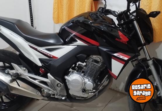 Motos - Honda CB 250 2017 Nafta 15000Km - En Venta