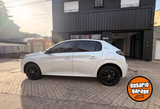 Autos - Peugeot 208 2023 Nafta 18000Km - En Venta
