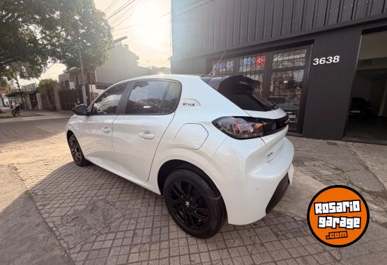 Autos - Peugeot 208 2023 Nafta 18000Km - En Venta