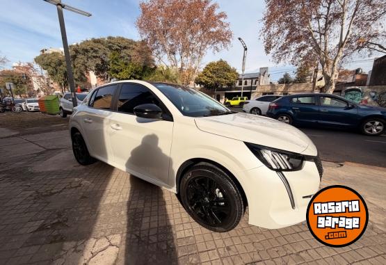 Autos - Peugeot 208 2023 Nafta 18000Km - En Venta