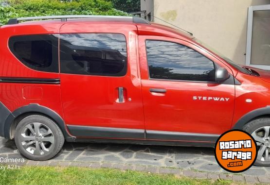 Utilitarios - Renault Kangoo 2022 Diesel 51500Km - En Venta