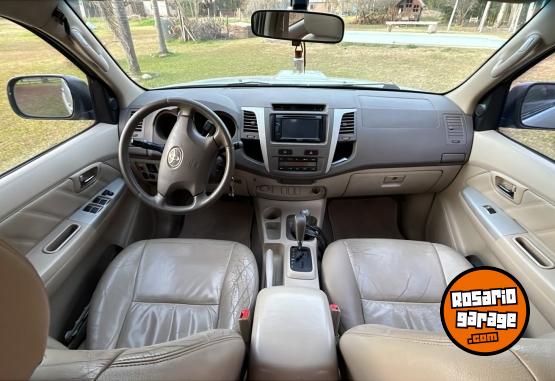Camionetas - Toyota HILUX SW4 SRV AT/CUERO 2008 Diesel 288500Km - En Venta