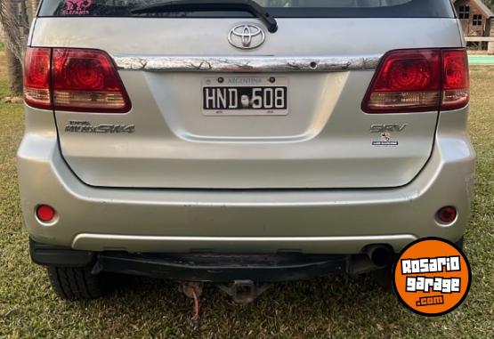 Camionetas - Toyota HILUX SW4 SRV AT/CUERO 2008 Diesel 288500Km - En Venta