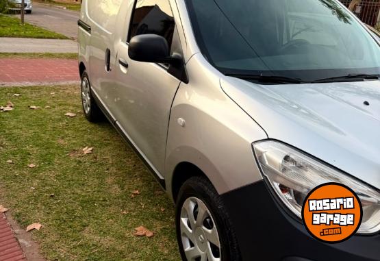 Utilitarios - Renault Kangoo 2021 Nafta 243000Km - En Venta