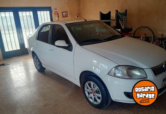 Autos - Fiat Siena 2016 GNC 180000Km - En Venta