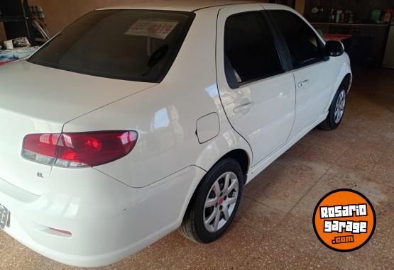 Autos - Fiat Siena 2016 GNC 180000Km - En Venta