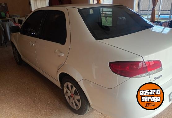 Autos - Fiat Siena 2016 GNC 180000Km - En Venta