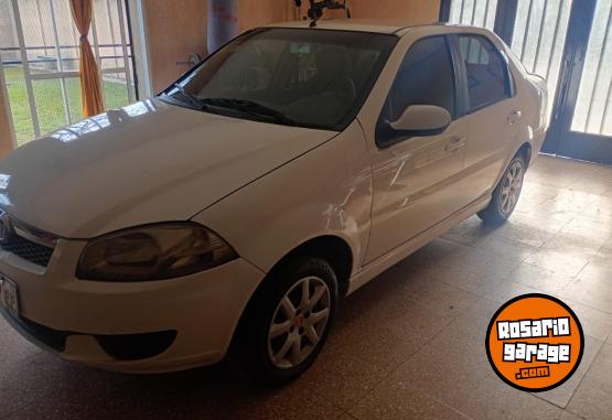 Autos - Fiat Siena 2016 GNC 180000Km - En Venta