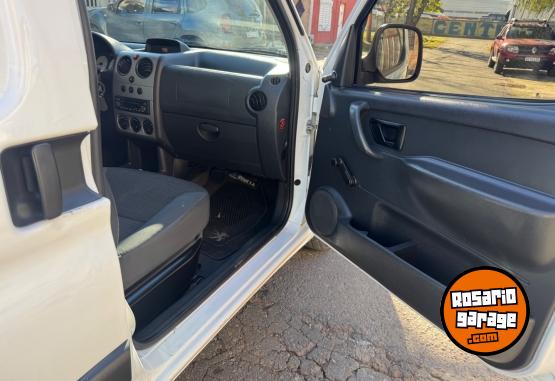 Utilitarios - Peugeot Partner 2016 Diesel 135000Km - En Venta