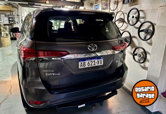 Camionetas - Toyota Sw4 SRX 2017 Diesel 201000Km - En Venta
