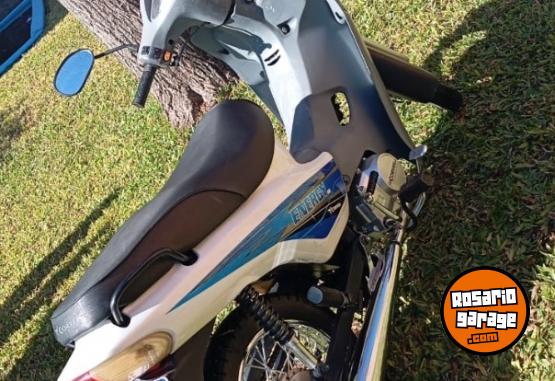 Motos - Corven Energy 110 cc 2021 Nafta 17700Km - En Venta