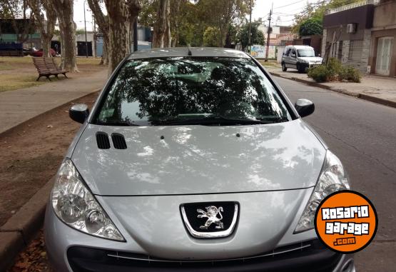 Autos - Peugeot 2010 2010 Nafta 200000Km - En Venta