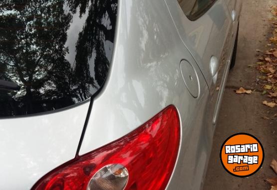 Autos - Peugeot 2010 2010 Nafta 200000Km - En Venta