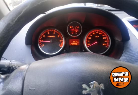 Autos - Peugeot 2010 2010 Nafta 200000Km - En Venta