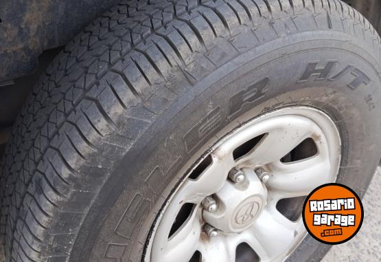 Camionetas - Toyota Hilux 2014 Diesel 176000Km - En Venta