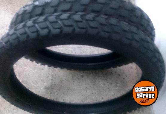 Accesorios para Motos - Juego de cubiertas moto en duro - En Venta