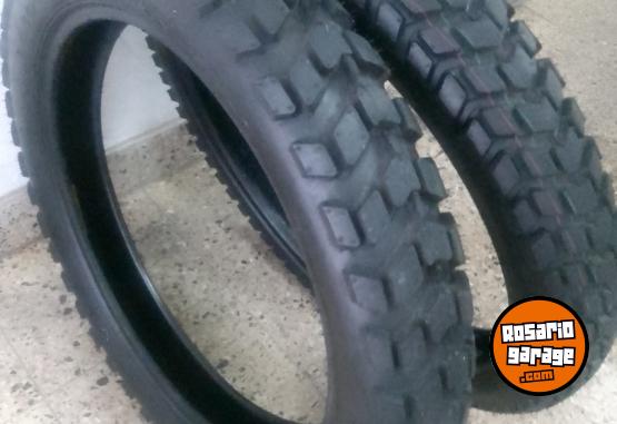 Accesorios para Motos - Juego de cubiertas moto en duro - En Venta