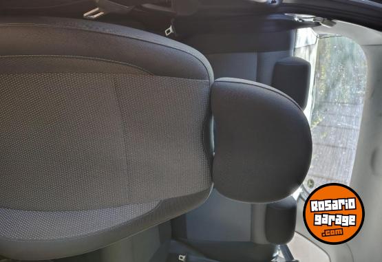 Autos - Volkswagen Suran Confortline 2011 Nafta 200000Km - En Venta